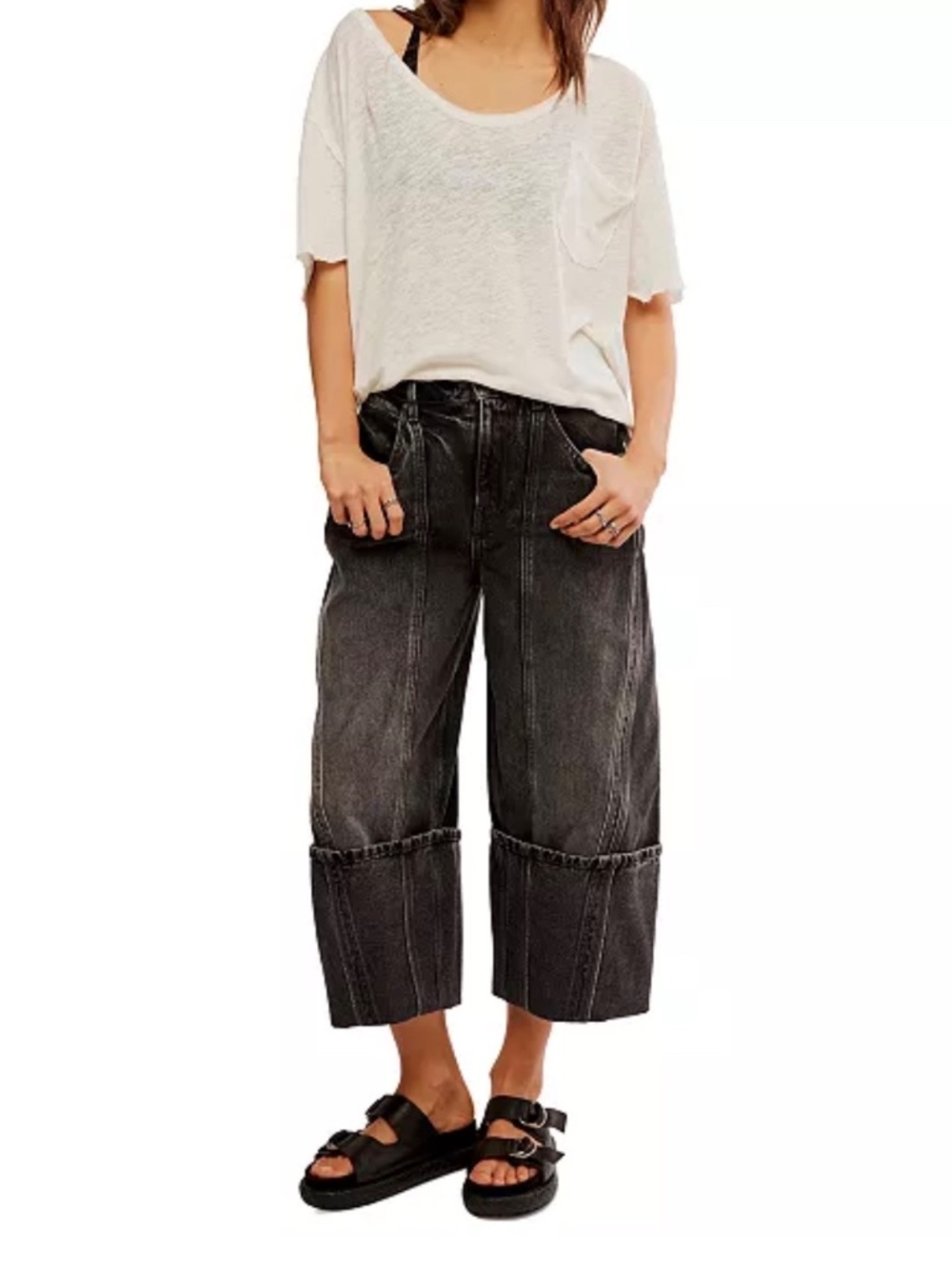 Free people Olsen Barrel Mid-Rise Cuffed Boho Trendy Jeans, Size 31/US Size